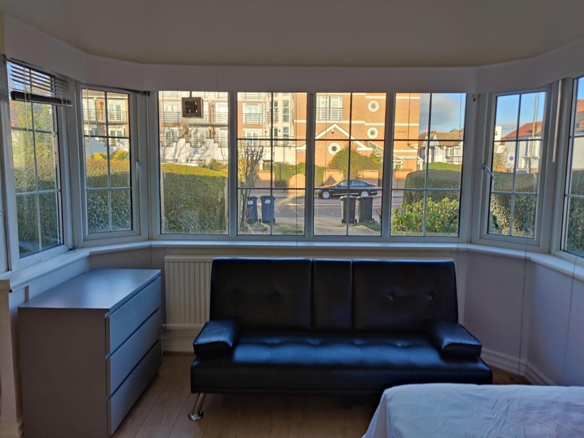 Studio On Golders Green Road Lägenhet London Exteriör bild